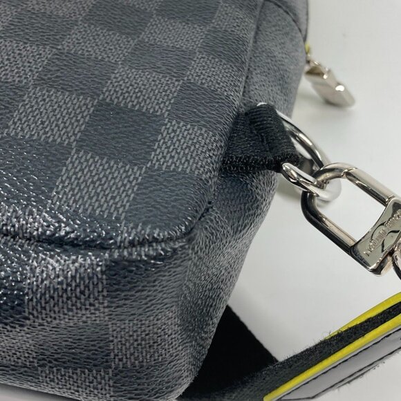 LOUIS VUITTON Black Damier Shoulder Bag - Picture 10 of 16